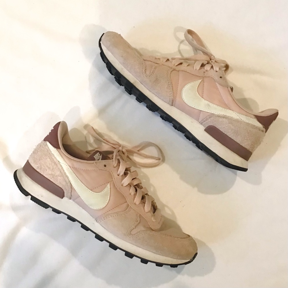 Pink Nike Womens Internationalist